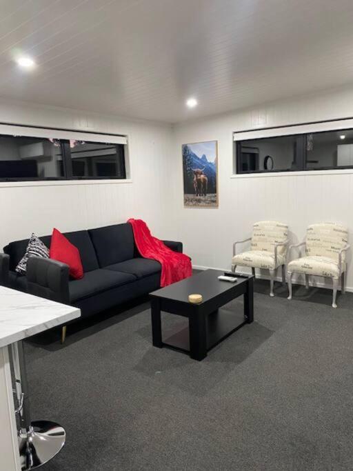 Bombay Hills Modern Retreat Apartment Auckland Exterior photo