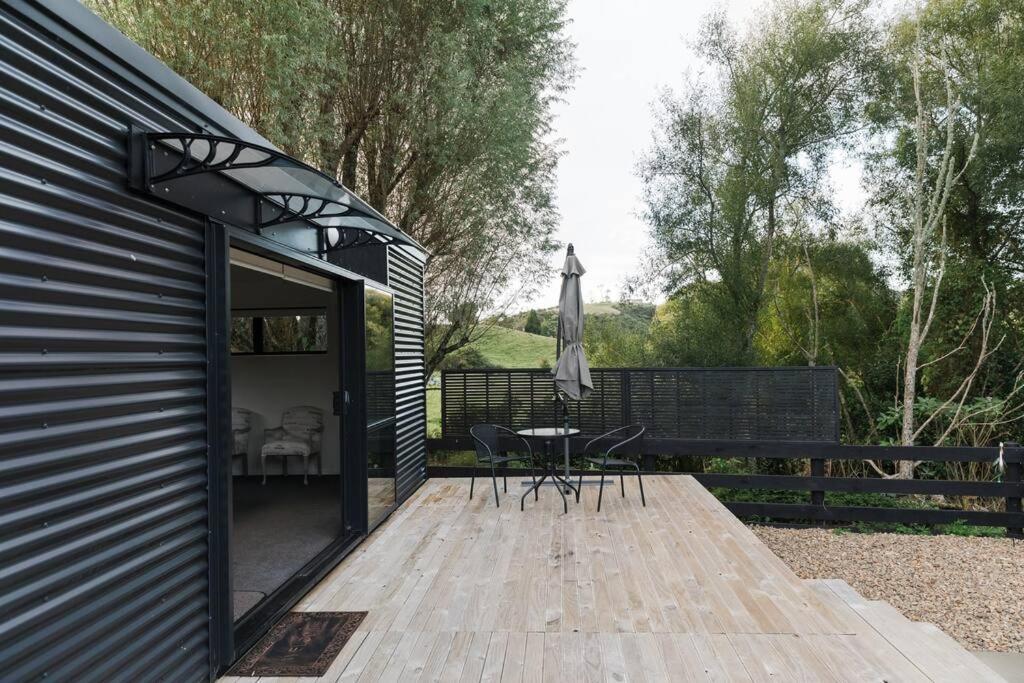 Bombay Hills Modern Retreat Apartment Auckland Exterior photo